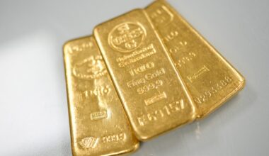 Gold gains on pause in US-Iran fighting; Fed decision looms