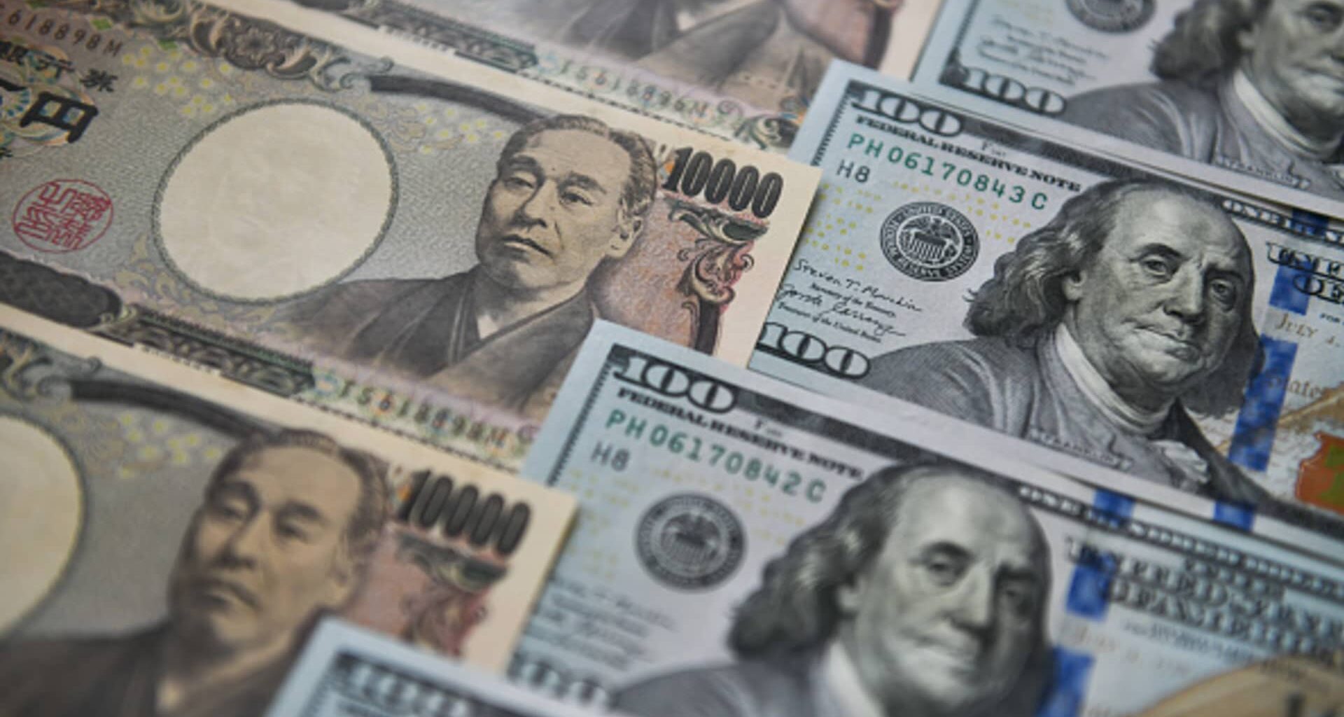 US-Iran tensions underpin dollar as yen nears 40-year low