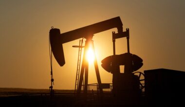 Oil prices dip as mediation efforts offset U.S.-Iran strikes
