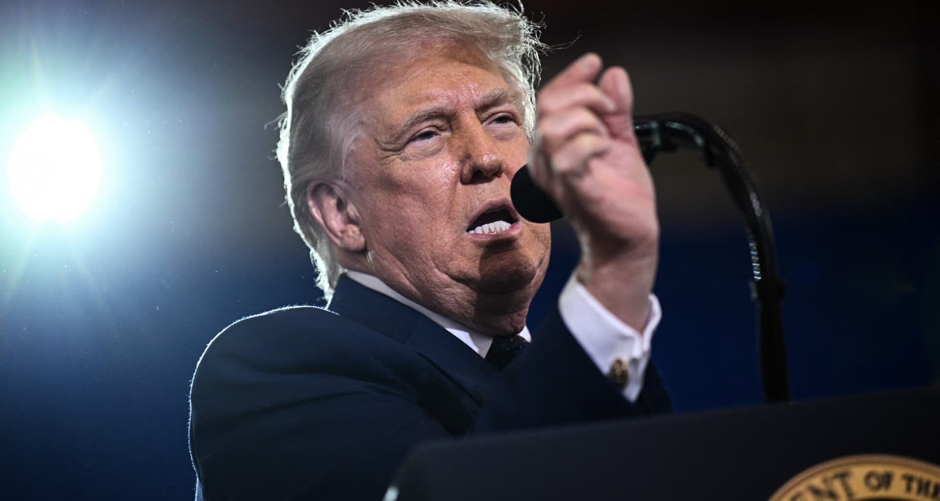 CNBC Daily Open: Trump takes the stage — without his longtime teleprompter operator