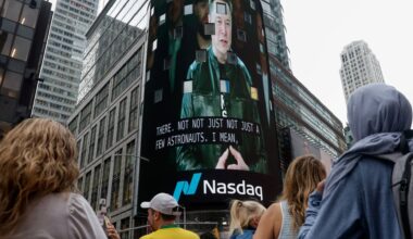 Short sellers load up against SpaceX as stock retreats back to IPO price