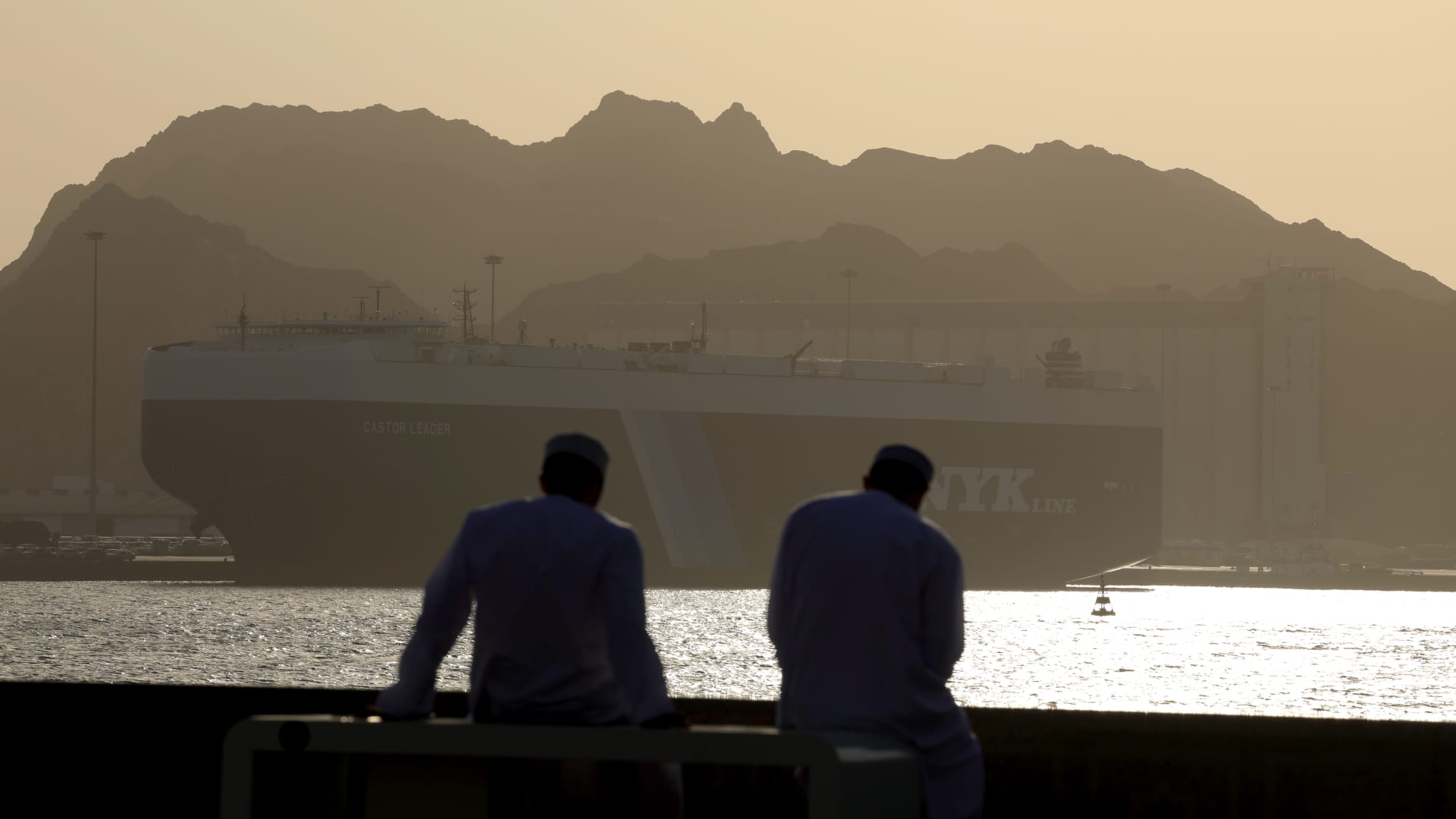 World oil demand set for first annual decline since 2020, IEA says - News Beep | NewsBeep.com