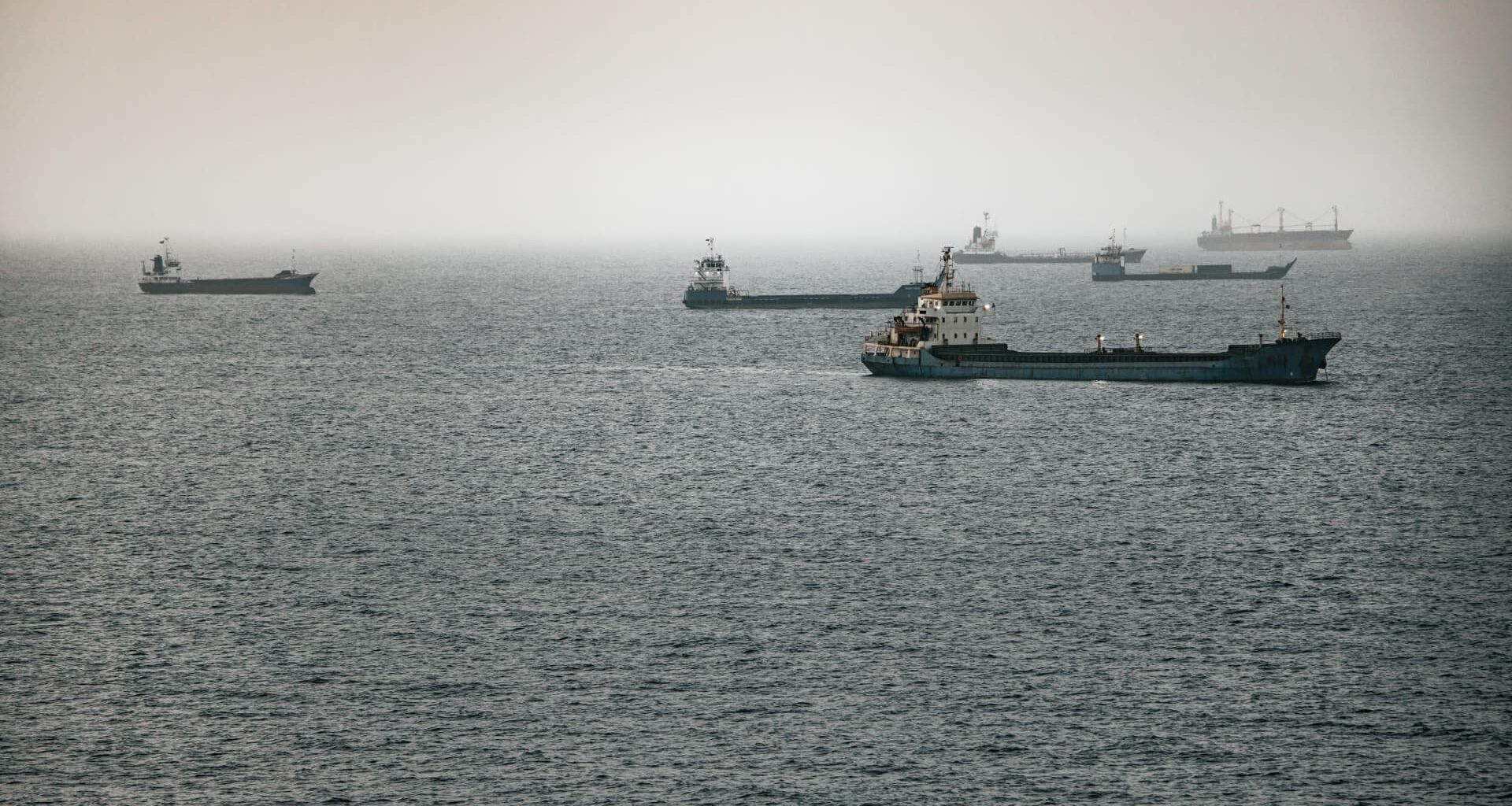 Oil prices rise as U.S. and Iran fight for control of Strait of Hormuz