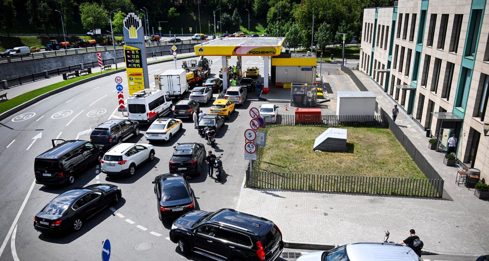 Ukraine escalates attacks on tankers as Russian fuel shortages bite