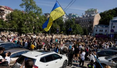 Ukraine: Protest in Kyiv after Zelenskyy ousts defense minister