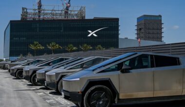 SpaceX has now lost the equivalent of a full Tesla in market capitalization