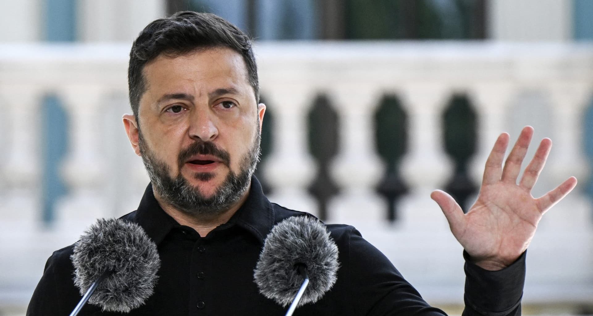 Russia war: Zelenskyy dismisses Ukraine army chief following protests