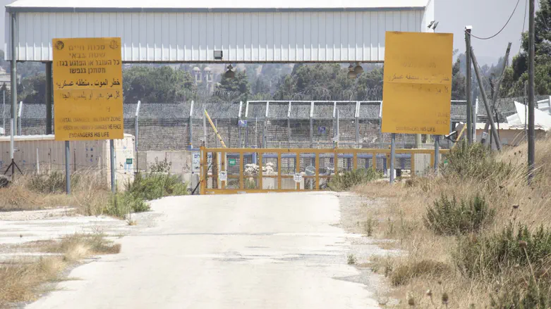 Two Israelis detained after crossing into Syria from Mount Hermon