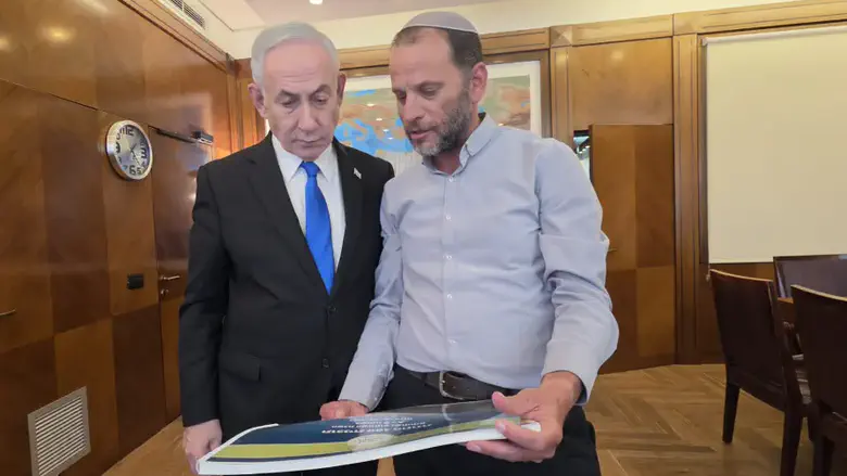 Netanyahu receives 100-settlement plan | Israel National News