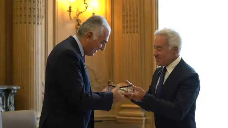 Watch: Mezuzahs for Israel and Iran’s future embassies