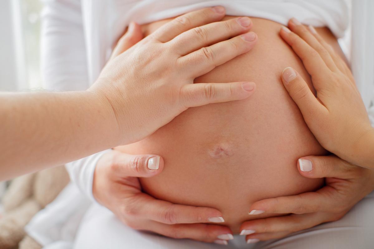 Couple sues surrogate who refused to abort their baby over a minor birth defect