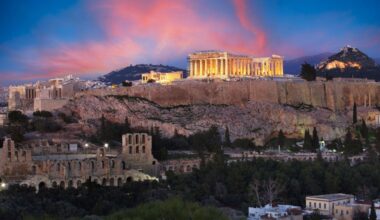 Acropolis Visit Turns Terrifying for 2 Tourists
