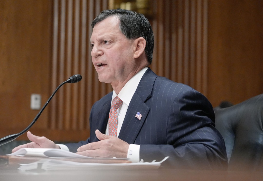 WSJ : IRS Chief Once Spied on His Fellow Bank Execs