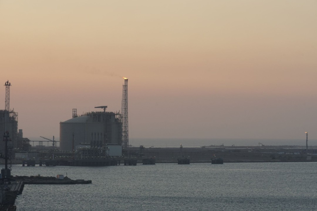 Trump Pledges Response After US-Owned Tanker Burns in Port