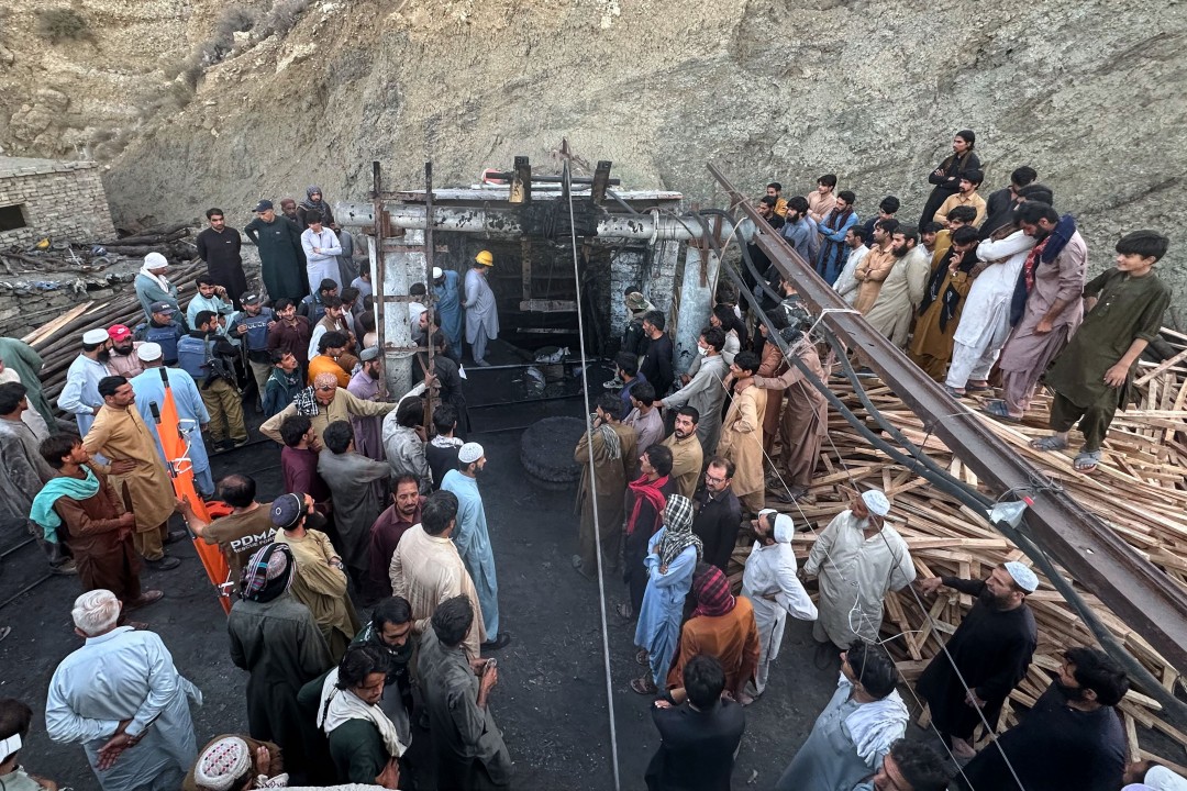 Blast Kills 18 Miners, Traps 24