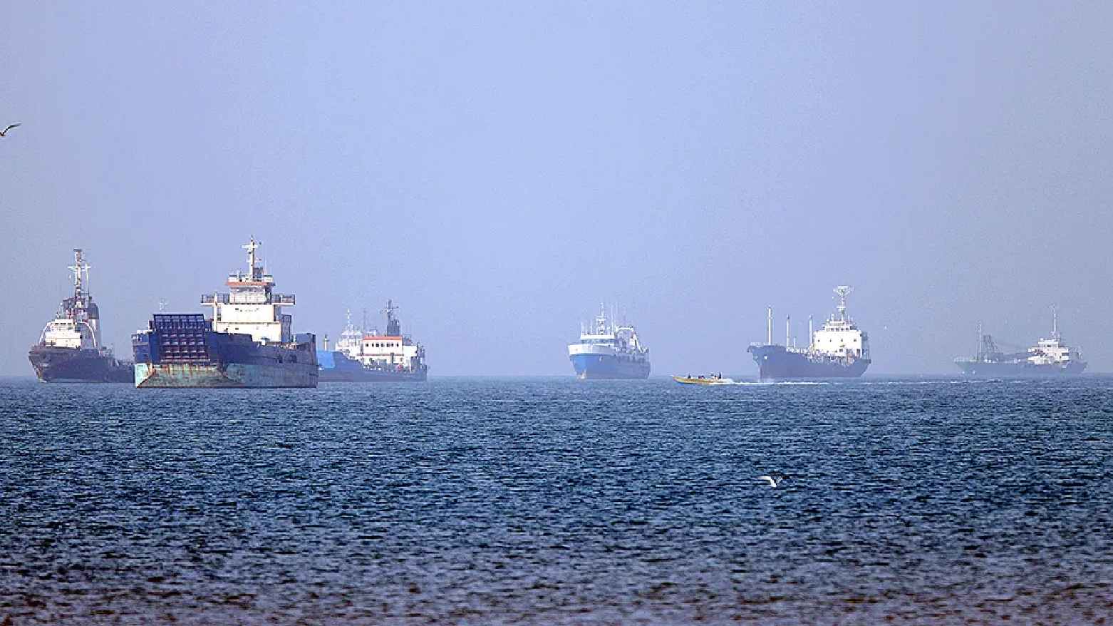 Saudi Arabia Surges Oil Shipments Through Strait of Hormuz After US-Iran Deal, Data Shows