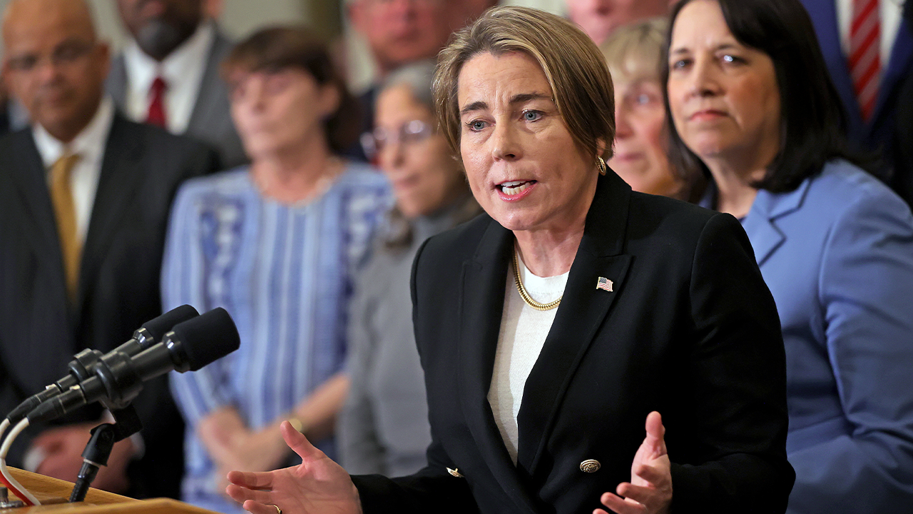 Women runs Massachusetts booth after gov boycotts Great American State Fair