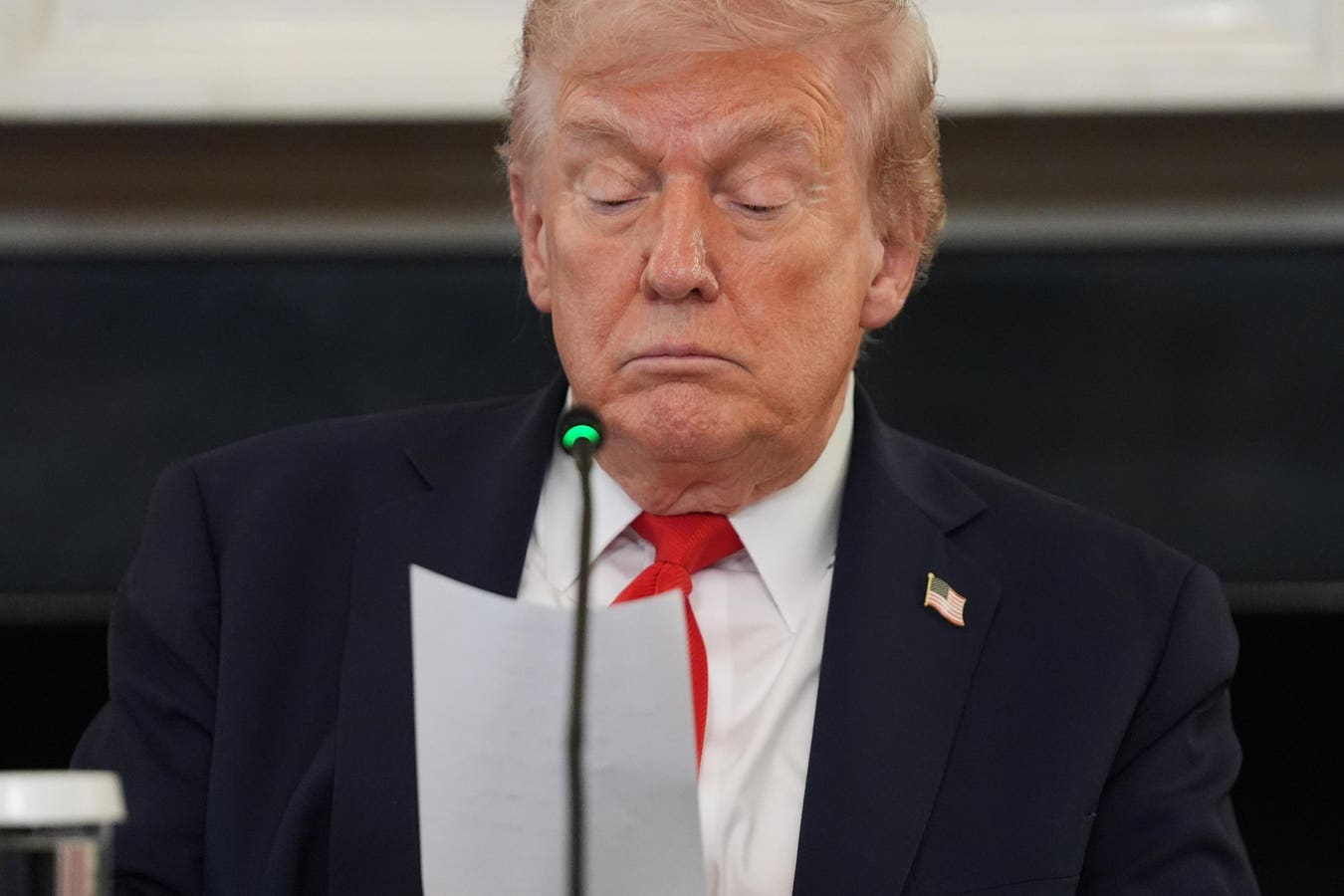 Trump Uses Children’s Book Reading To Bash Obama
