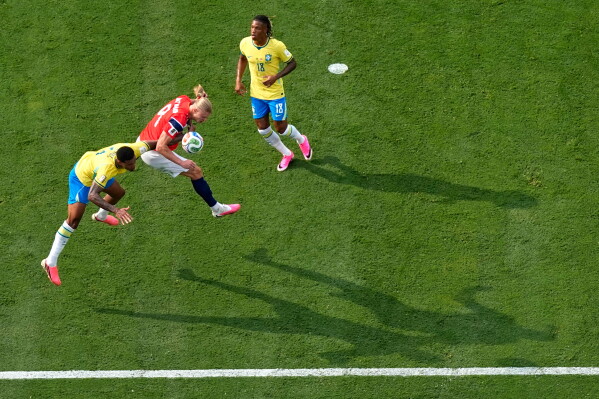 Norway's Erling Haaland (9) scores their opening goal during the World Cup round of 16 soccer match between Brazil and Norway in East Rutherford, N.J., near New York, Sunday, July 5, 2026. (AP Photo/Stephen K.H. Moyes)