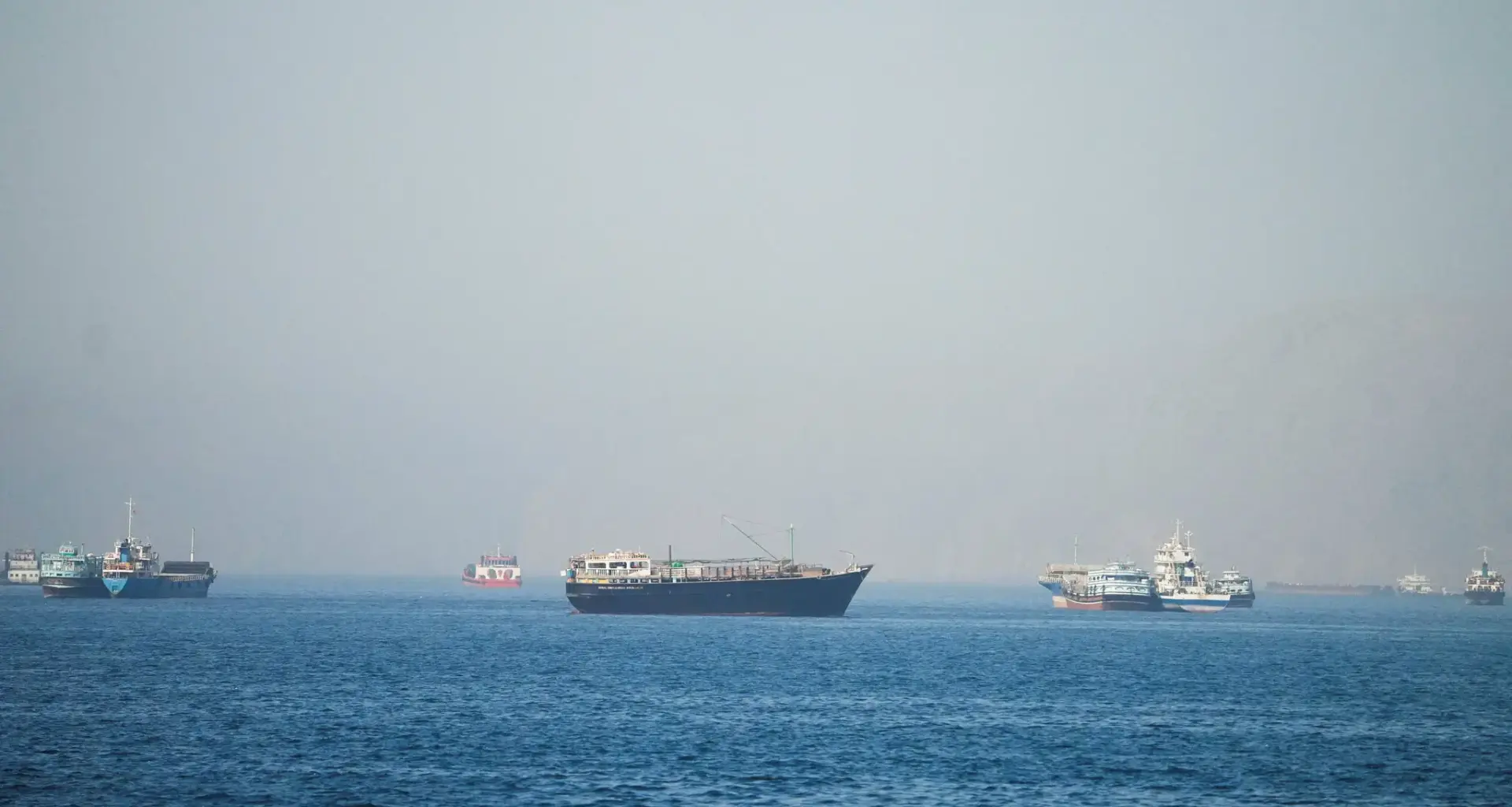 Iran Resumes Attacks on Commercial Ships in Strait of Hormuz, Threatening War-Ending MOU
