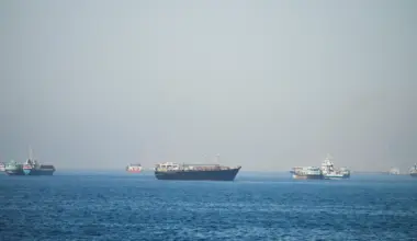 Iran Resumes Attacks on Commercial Ships in Strait of Hormuz, Threatening War-Ending MOU