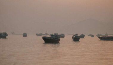 Iran fires missiles at commercial ships in Strait of Hormuz, Axios reports