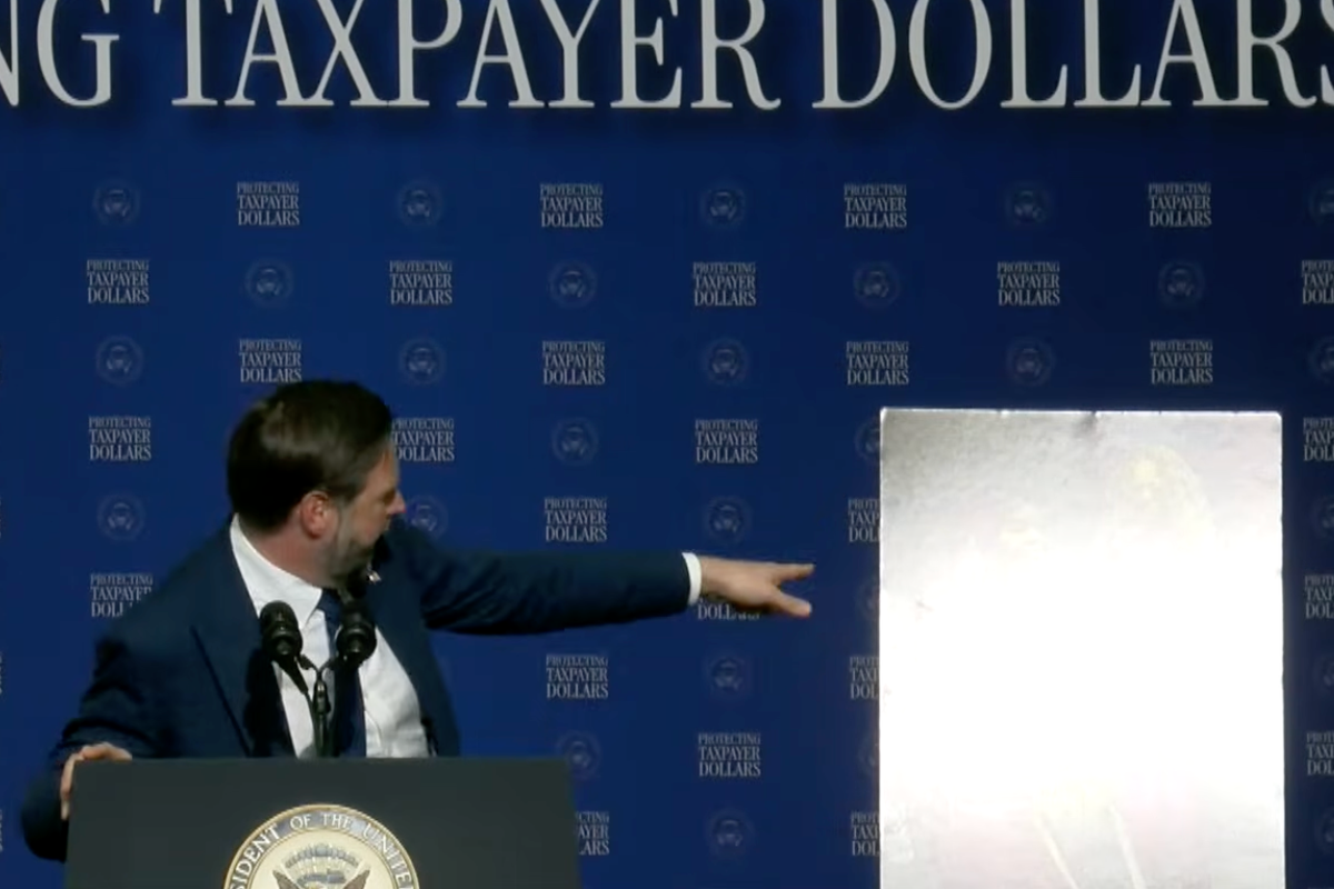 White House loses it and falsely accuses editor of hiding information – but it’s a Trump team gaffe
