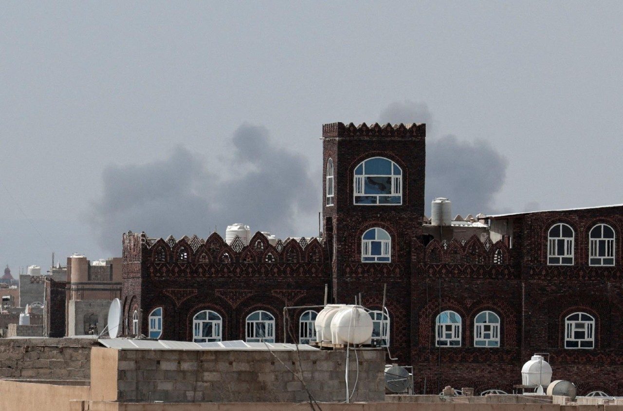 US launches new strikes as Iran shuts Strait of Hormuz ​