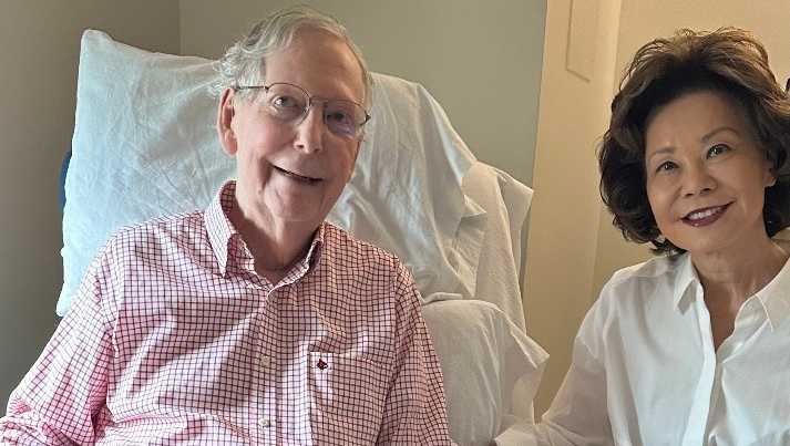 Sen. Mitch McConnell provides health update, photo from hospital