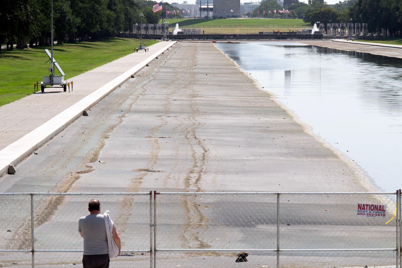 Trump Continues Pushing ‘Vandals’ Claims As Reflecting Pool Gets Drained Again (Photos)