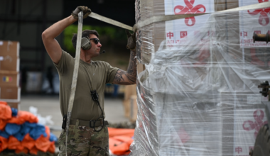 US troops unpack Chinese government aid to Venezuela after earthquakes