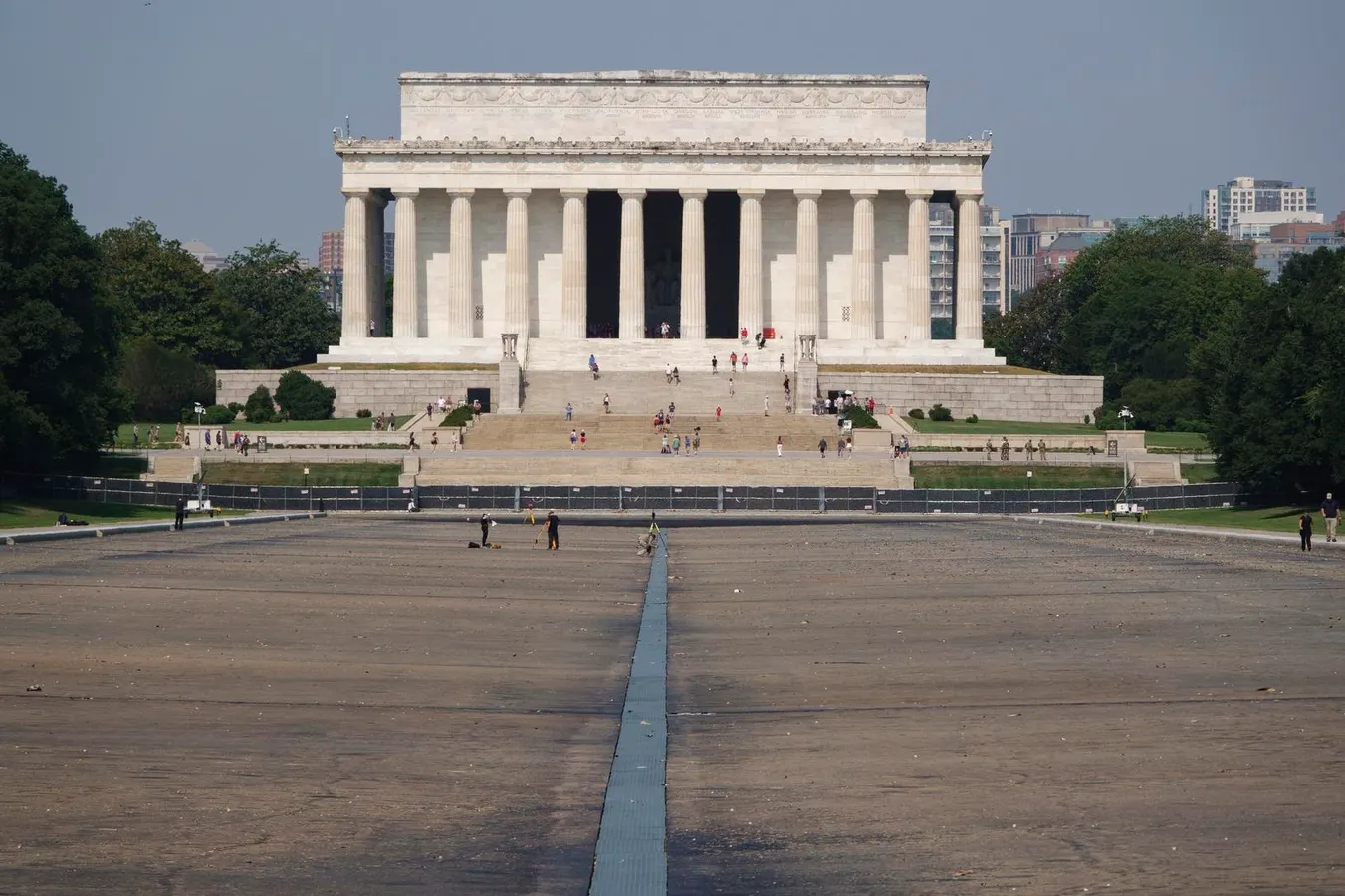 Trump Again Decries ‘Deranged’ Reflecting Pool Vandals—With Scant Evidence
