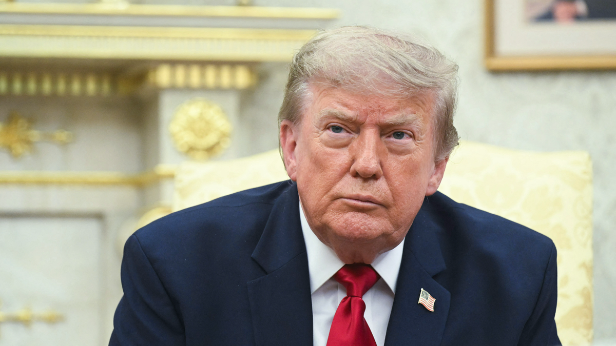 Donald Trump in Oval Office