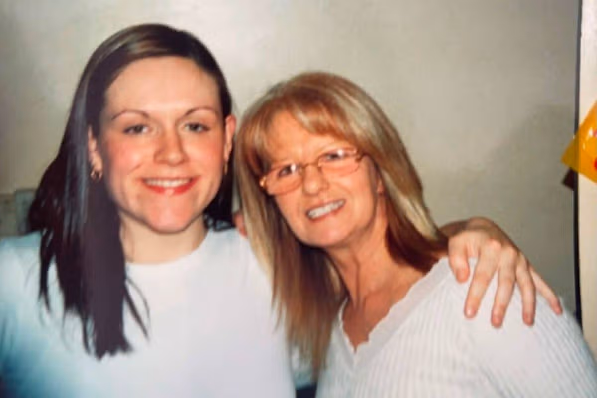 Carol Tinsley and her granddaughter Lisa