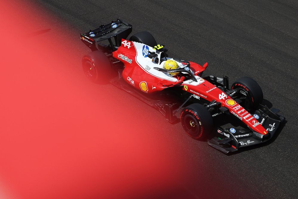 Hamilton led a commanding Ferrari 1-2 in FP2