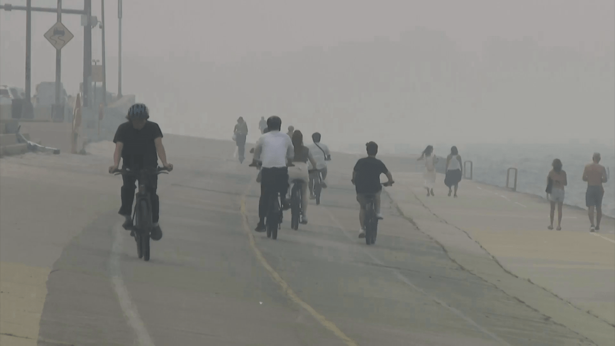 Air quality alert in effect in Chicago area as smoke returns – NBC Chicago