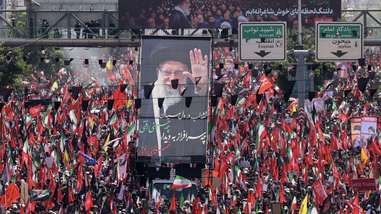 Iranian performer calls for Trump's assassination during Khamenei funeral