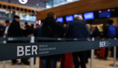EU border rules causing travel chaos ahead of summer peak, industry warns | Aviation News