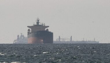 US Sees 10 Million Barrels Via Hormuz Sapping Iran Oil Leverage
