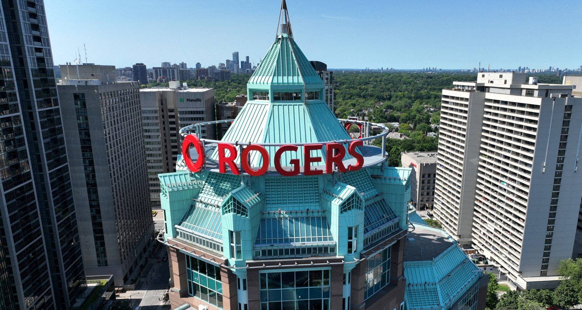Jays, Leafs Owner to Put Stake in Sports Empire Up for Sale
