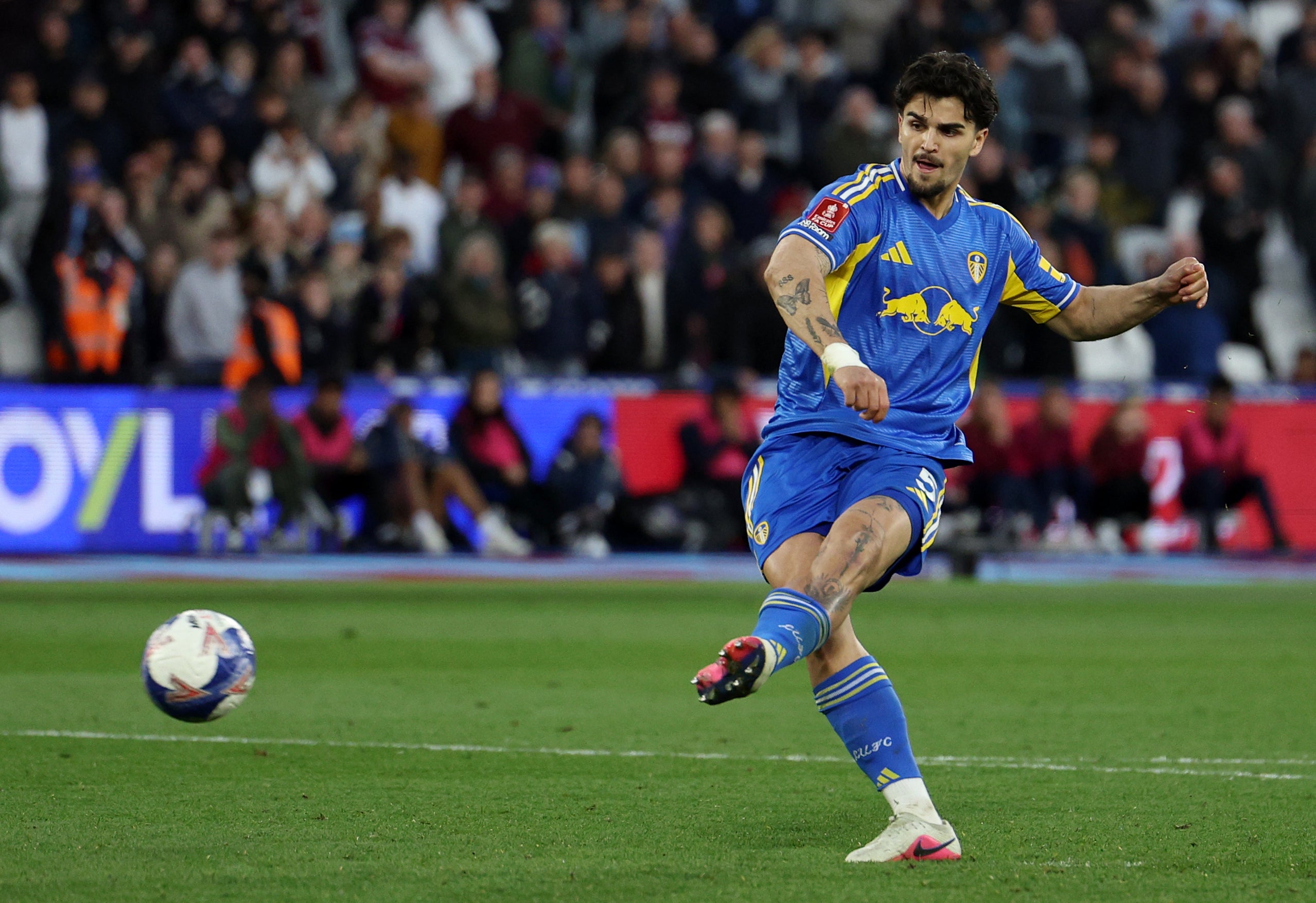 Pascal Struijk turned down a contract extension with Leeds ahead of his move to Brighton