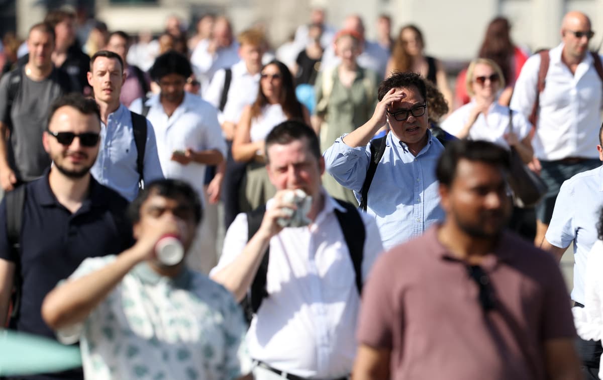 London to bake in seven straight days of 30C-plus temperatures - LIVE - London Evening Standard