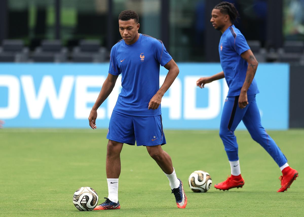France XI vs England: Predicted lineup and confirmed team news - London Evening Standard