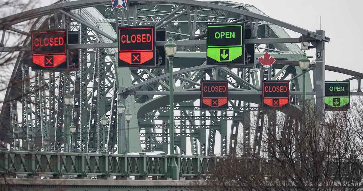 Buffalo border crossing smuggling attempts: 2 men charged