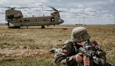 Poland has asked for some €45bn, the largest amount among all countries <a target="_blank" href="https://commons.wikimedia.org/wiki/Category:Armed_Forces_of_the_Republic_of_Poland#/media/File:12_CAB_brings_Blackhawks_and_Chinooks_to_joint_exercise_(7155151).jpg">(Photo: Wikimedia - US army)</a>