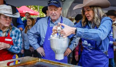 Danielle Smith hosts Calgary Stampede breakfast after mixed reception at parade - CTV News