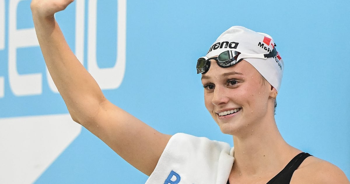 Summer McIntosh breaks women's 200-metre butterfly world record