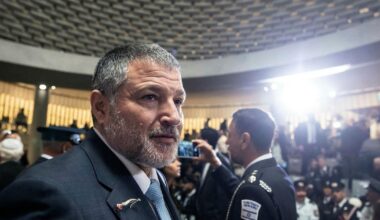 Israeli Rights Groups in Arms After Journalist Reveals Shin Bet Tracking of Reporters, Sources