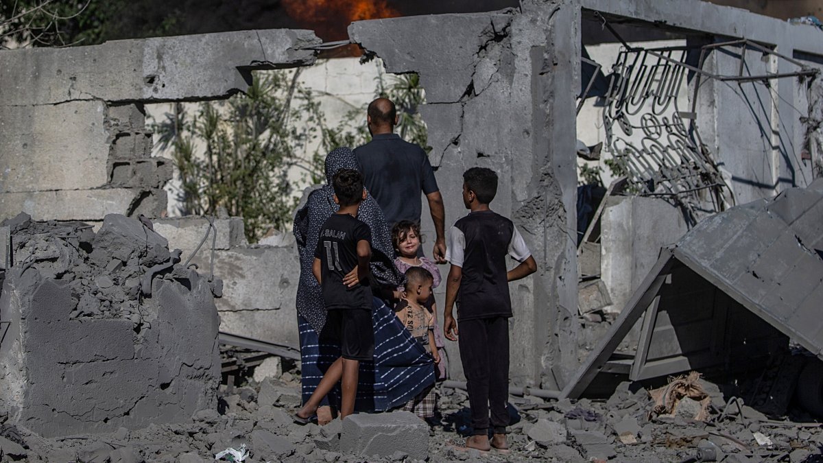 Israel kills child, 8 Gaza police as post-truce death toll hits 1,110