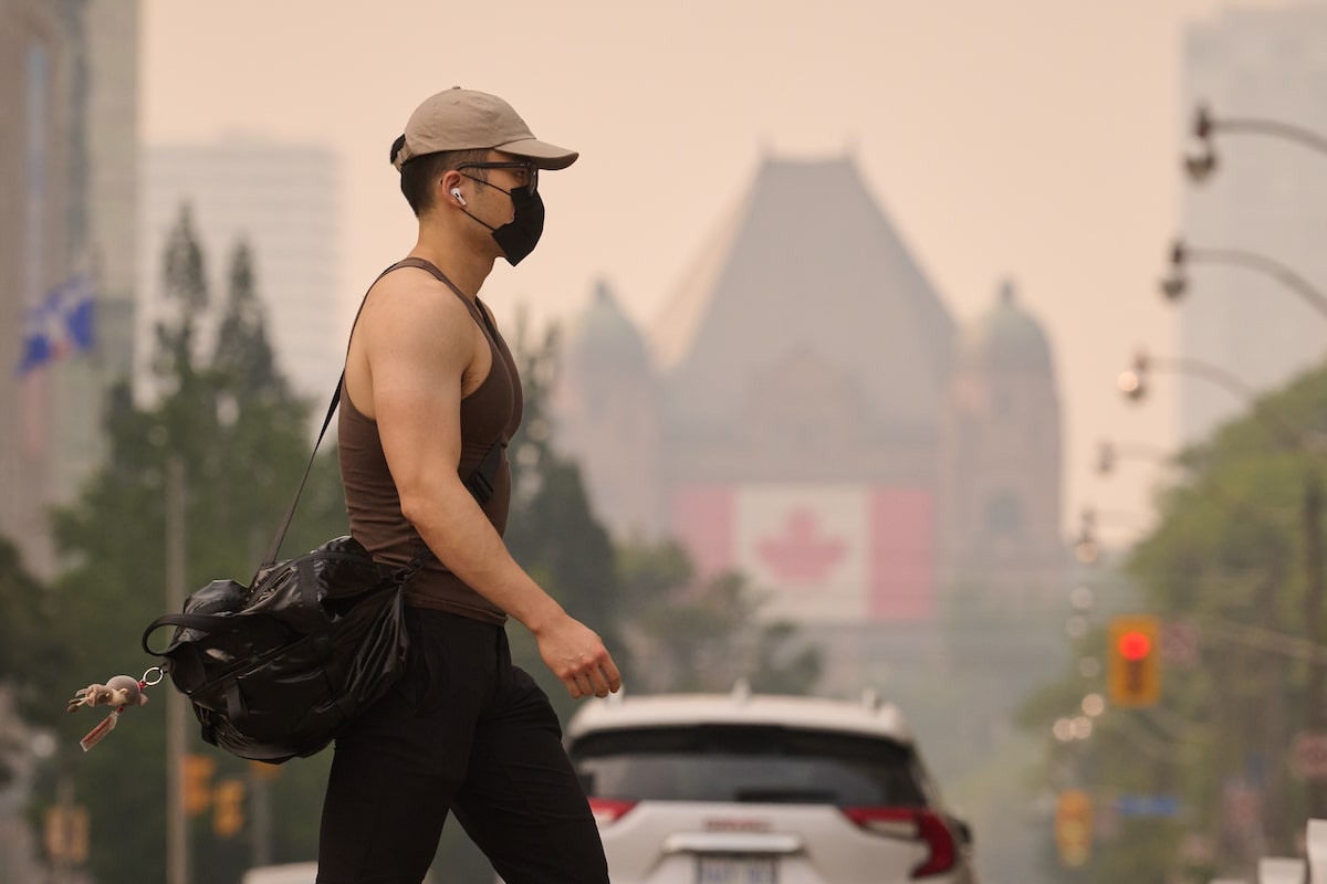 Ford defends Ontario’s wildfire response as smoke blankets central Canada, Eastern U.S.